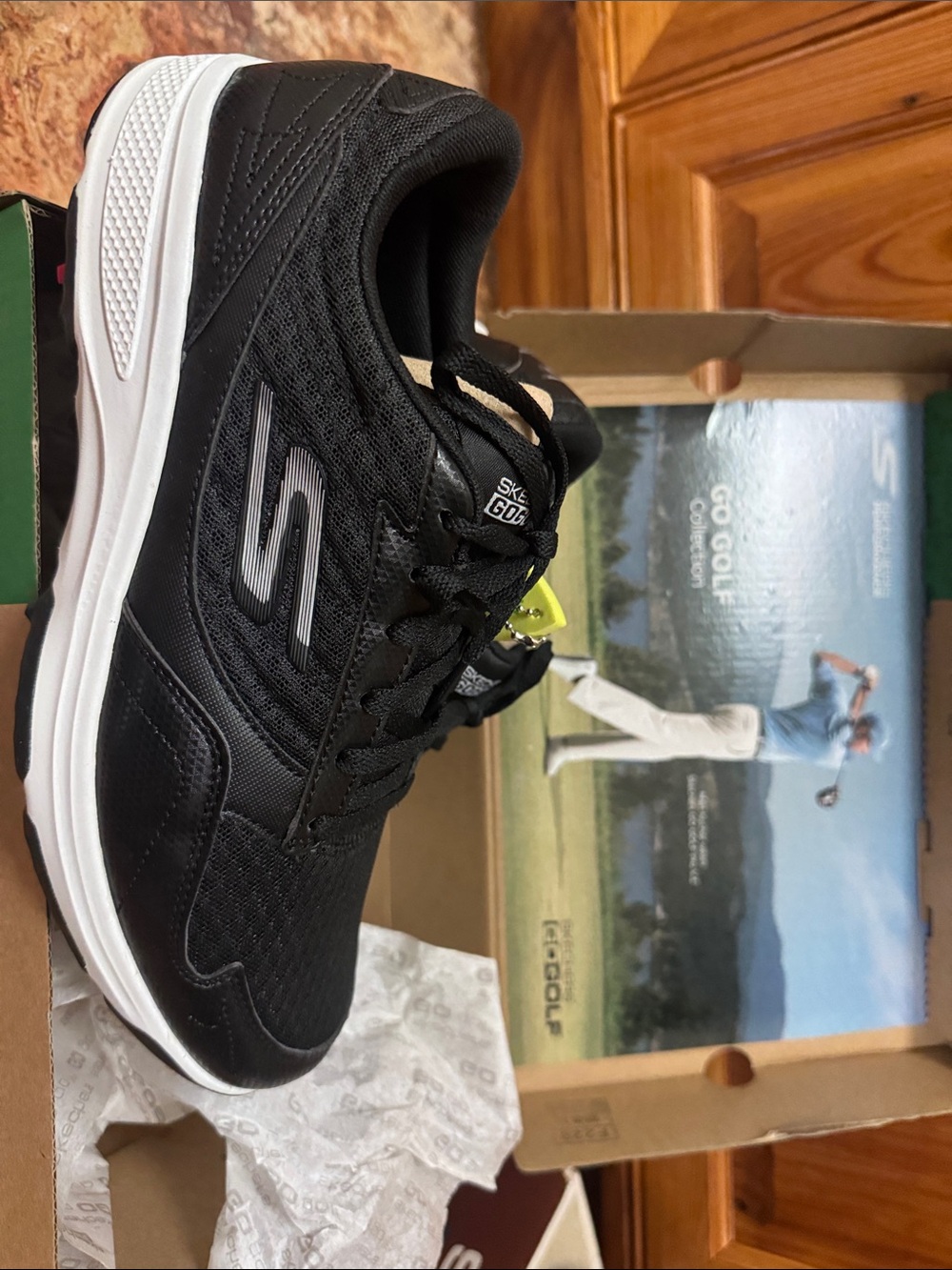 Skechers Go Golf Men's Black Athletic Lace-Up Sneakers with White Midsole